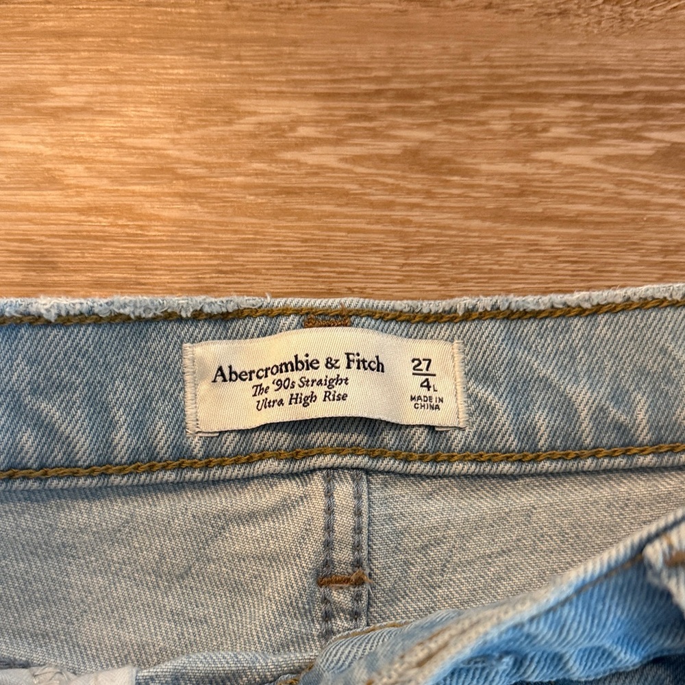 Women's Abercrombie Light Blue Straight-Leg Jeans — High-Rise Casual Denim - Picture 2 of 5